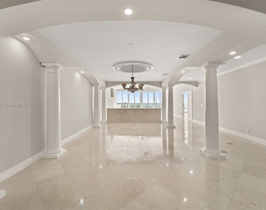 5601 Collins Ave - Photo Thumbnail 25