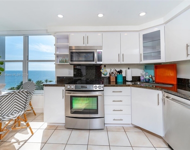 609 Ocean Dr - Photo Thumbnail 25