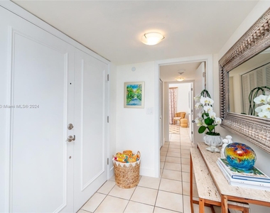 609 Ocean Dr - Photo Thumbnail 32