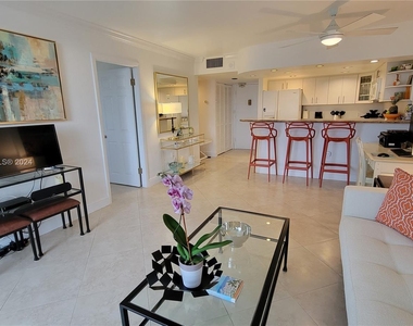 401 Ocean Dr - Photo Thumbnail 1