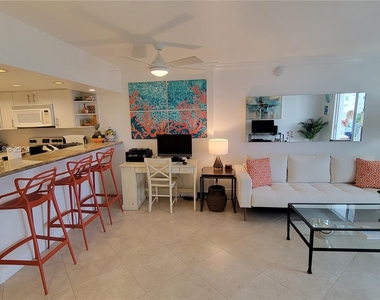 401 Ocean Dr - Photo Thumbnail 4