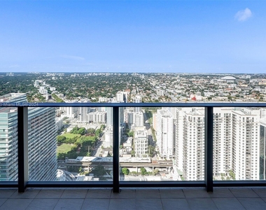 1000 Brickell Plz - Photo Thumbnail 19