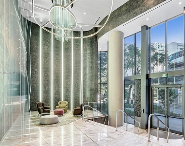 1000 Brickell Plz - Photo Thumbnail 2