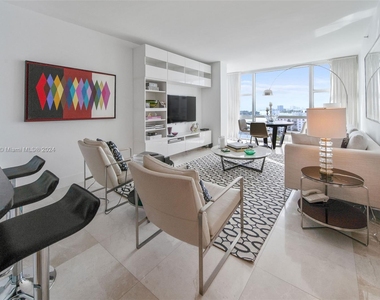 6801 Collins Ave - Photo Thumbnail 3