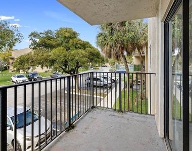 251 W Palm Cir - Photo Thumbnail 18