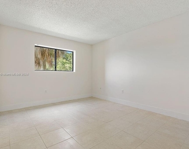 251 W Palm Cir - Photo Thumbnail 16