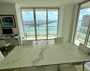 50 Biscayne Blvd - Photo Thumbnail 8