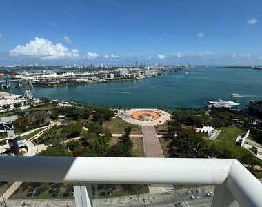 50 Biscayne Blvd - Photo Thumbnail 1