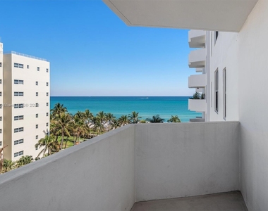 4301 Collins Ave - Photo Thumbnail 13