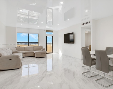 10185 Collins Ave - Photo Thumbnail 5