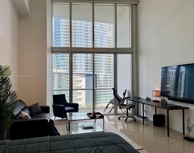 475 Brickell Ave - Photo Thumbnail 1