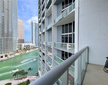 475 Brickell Ave - Photo Thumbnail 12