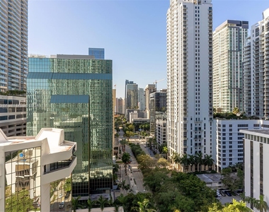 951 Brickell Ave - Photo Thumbnail 15