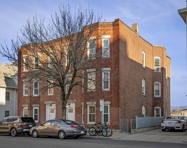 307 Medford St - Photo Thumbnail 11