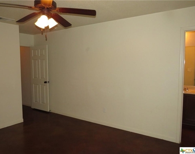 4421 Brutus Lane - Photo Thumbnail 24