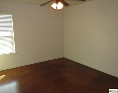 4421 Brutus Lane - Photo Thumbnail 15