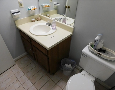 1037 Dover Way - Photo Thumbnail 6