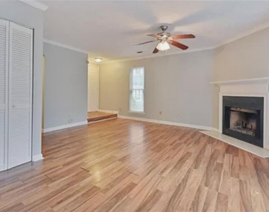 358 Pin Oak Court Sw - Photo Thumbnail 8