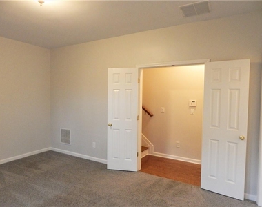 10829 Yorkwood Street - Photo Thumbnail 54