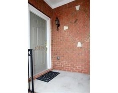 10829 Yorkwood Street - Photo Thumbnail 4