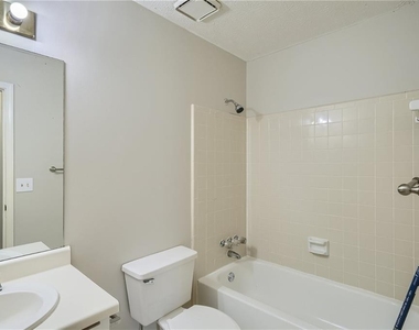 1378 Glen Verde Court - Photo Thumbnail 18