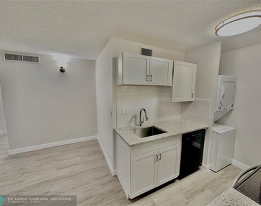 10836 Royal Palm Blvd - Photo Thumbnail 1