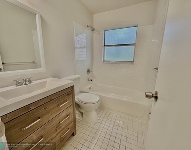 10836 Royal Palm Blvd - Photo Thumbnail 5