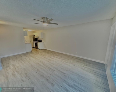 10836 Royal Palm Blvd - Photo Thumbnail 3