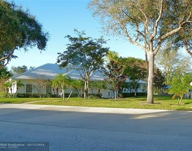 6243 Bay Club Dr - Photo Thumbnail 19