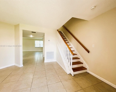 327 Gulfstream Rd - Photo Thumbnail 4