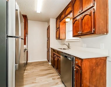 5625 Macaskill Drive - Photo Thumbnail 6