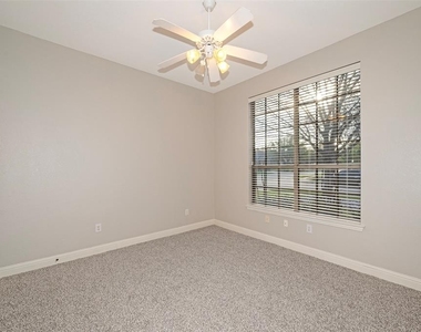 409 Crabapple Way - Photo Thumbnail 13