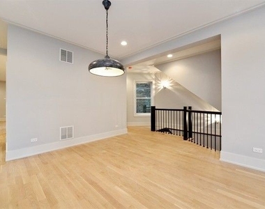 1333 W Eddy Street - Photo Thumbnail 10