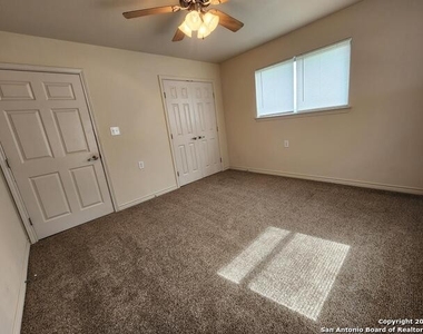 112 Lone Oak - Photo Thumbnail 8