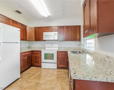 18104 Windingvail Avenue - Photo Thumbnail 6