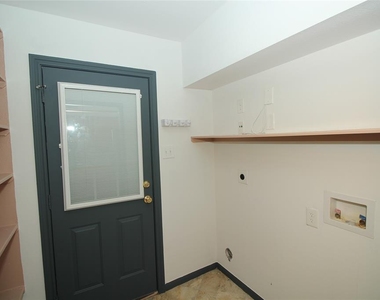 4960 Milwee Street - Photo Thumbnail 6