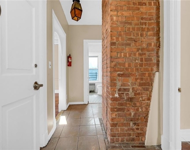 139 Franklin Avenue - Photo Thumbnail 17