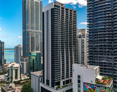 1010 Brickell Ave - Photo Thumbnail 3