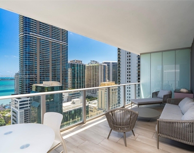 1010 Brickell Ave - Photo Thumbnail 6