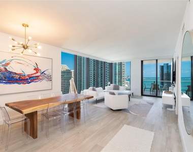 1010 Brickell Ave - Photo Thumbnail 0