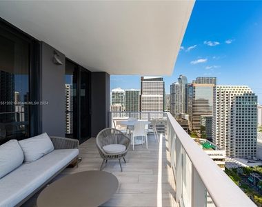 1010 Brickell Ave - Photo Thumbnail 7