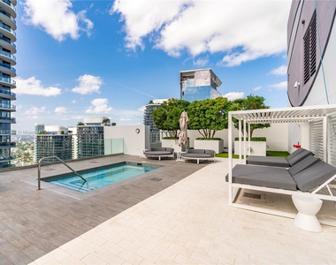 1010 Brickell Ave - Photo Thumbnail 21