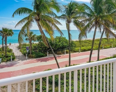 5401 Collins Ave - Photo Thumbnail 6