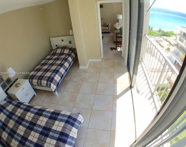 5401 Collins Ave - Photo Thumbnail 19