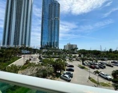 100 Bayview Dr - Photo Thumbnail 18