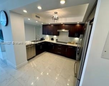 100 Bayview Dr - Photo Thumbnail 1