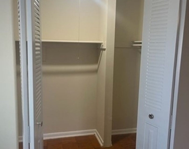 4511 Colony Ct Suite #1203-b - Photo Thumbnail 4