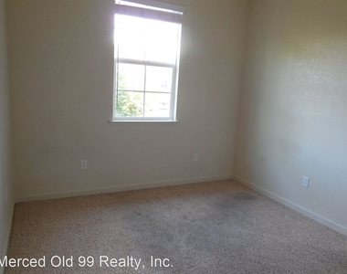 1365 Belmont Dr - Photo Thumbnail 10