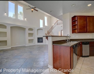 7109 Alamillo Rd Nw - Photo Thumbnail 14