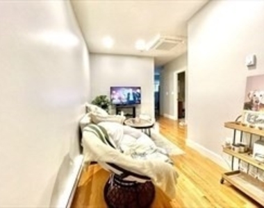 754 Huntington Ave - Photo Thumbnail 4